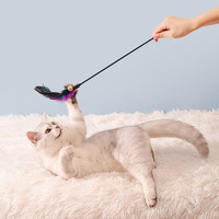 Jouet interactif pour chat avec plumes colorées, clochette et manche en PVC, 40cm, 50cm, 60cm, bâton de chatouillage pour animaux de compagnie