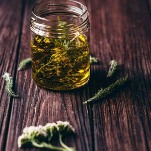 YARROW ACEITE ESENCIAL MAYORISTA FABRICANTE FÁBRICA GRADO TERAPÉUTICO 100% PURE NATURAL YARROW ACEITE ESENCIAL USO GRADO COSMÉTICO - Product Image 1