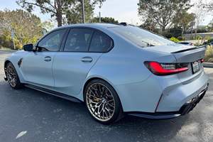 BMW M3 CS 2024 d'occasion en excellent état, environ 6 300 miles, moteur 6 cylindres bi-turbo, conduite à gauche, pneus R19, gris Brooklyn, faible kilométrage - Product Image 4