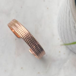 Bracelet en cuivre, bijoux en métal massif, réglable, à porter tous les jours, style classique, finition artisanale, accessoire - Product Image 1