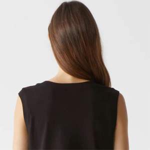 Top corto de manga corta para mujer a la moda: tela suave y acogedora, perfecta para capas y días más frescos - Product Image 6