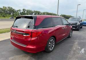 Well Maintained Clean 2024 Hond-a Odyssey Touring Minivan - Product Image 6