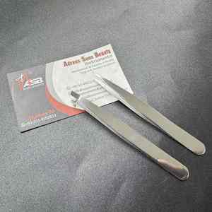 Pinzas de cejas plateadas de alta calidad, logotipo personalizado, puntas puntiagudas inclinadas de acero sostenible, pinzas para cejas con tijera de resorte para cejas - Product Image 4