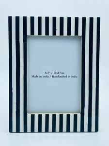 Cadre photo décoratif moderne pliable léger et durable en MDF fait à la main avec un design rayé, personnalisable, vente chaude - Product Image 3