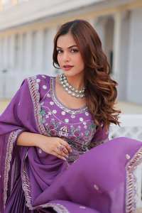 Vêtements de mariage de créateur Lehenga choli pour femmes, vêtements de fête Chaniya Choli, prêt-à-porter brodé Lehenga choli pour filles - Product Image 2