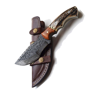 Couteau de suivi en acier damas fait à la main avec manche en corne de cerf et gaine en cuir fin couteau de chasse couteau de boucher manche en bois de cerf - Product Image 1