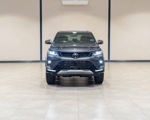 Toyota Fortuner SUV Usada en Venta, Modelo Hilux RAV4 Wish, Opciones de Combustible Diésel y Gasolina, Caja de Cambios Manual y Automática, Turbo, Tracción en las Cuatro Ruedas - Product Image 6