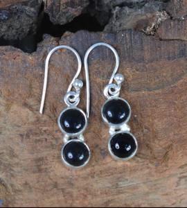 ต่างหูเงินสเตอริง925สำหรับเด็กผู้หญิงอัญมณีโอนิกซ์สีดำธรรมชาติแบบสองชั้นสีดำนิล - Product Image 1