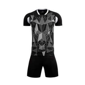 Uniformes de fútbol con estilo para hombres y mujeres con material ligero Nombre personalizado y logotipo Impresión de ropa de fútbol - Product Image 3