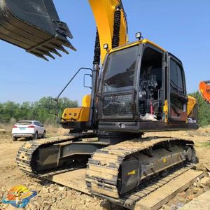 รถขุดตีนตะขาบฮุนได 220LC-9s คุณภาพสูง ของแท้ ขายดี พร้อมอุปกรณ์ตักดิน รับประกัน 1 ปี เครื่องยนต์ มอเตอร์ ปั๊ม ลูกปืน - Product Image 2