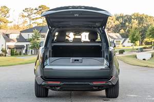 P530 SE 2023, Motor V8 Twin-Turbo de 523 hp, Tracción en las Cuatro Ruedas, Paquete de Mejora Interior Premium, Sin Modificar - Product Image 5