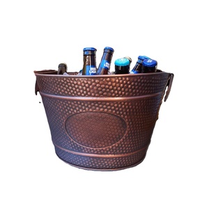 Enfriador de vino y cerveza de Metal antiguo de cobre Cubo de hielo de forma ovalada con asa para celebraciones de bodas - Product Image 1