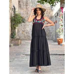 Robe maxi noire brodée pour femmes Broderie florale folklorique mexicaine Col halter Robe d'été - Product Image 1
