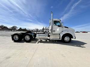 Camión Usado Kenworth T880 2025, 12.9L, 6 Cilindros, 3 Ejes, 455hp, Diésel, PACCAR MX-13 CLASE 8 (ATM), Volante a la Izquierda - Product Image 4