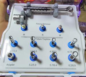 Kit de extracción de accesorios para implantes dentales Juego de herramientas quirúrgicas profesionales para una extracción segura de implantes - Product Image 1