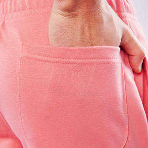 Short décontracté doux au toucher pour hommes avec ajustement extensible pour porter toute la journée Short décontracté pour hommes de couleur unie - Product Image 4