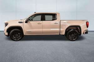 CLEAN 2023 G M C Sie RRA 1500 Elevación Standard Crew Cab 4WD - Product Image 3