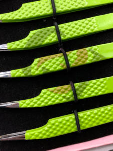 Pince à épiler professionnelle en acier inoxydable pour extensions de cils, pointe diamantée à 90 degrés, revêtement en poudre couleur lime, haute qualité, nouvelle collection - Product Image 3