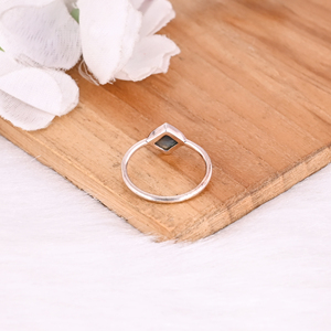 แหวนเงินแท้ 925 แหวนแต่งงาน แหวนหมั้น แหวนครบรอบแต่งงาน ประดับพลอยลาบราโดไรต์สีน้ำเงิน เครื่องประดับชั้นดี ของขวัญสำหรับงานปาร์ตี้ - Product Image 6