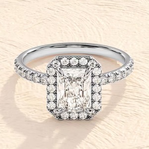 Hermoso anillo de moissanita de plata esterlina Anillo de compromiso de moissanita radiante Anillo de promesa Joyería personalizada - Product Image 1