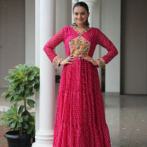 Boutique indienne robe de créateur exclusive fantaisie dernière robe de qualité supérieure tenue de fête ethnique vêtements de mariée exclusive la plus vendue - Product Image 1