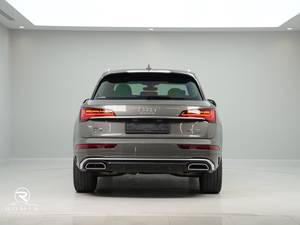 Audi Q5 SUV Usata 2023, Trasmissione Automatica, 5 Posti, Grigia, Fari a LED, Guida a Sinistra |   Pronto per l'esportazione - Product Image 6