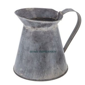 Look de ferme rustique exotique avec cette canne à lait en métal galvanisé vintage serait également jolie sur un porche ou une décoration de jardins - Product Image 3