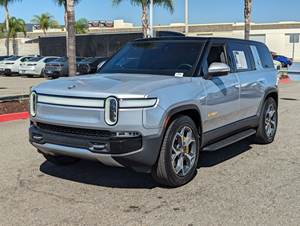 Pre-Owned Clean 2023 Rivian R1S Adventure Electric AWD - Product Image 3