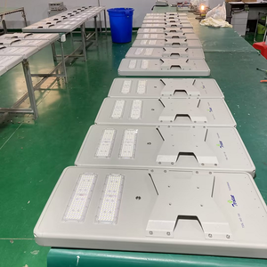 Luz de calle LED solar de 2 cabezales de 100W Control de tiempo de brillo de noche completa Temperatura de color de 6000K para poste de 5-6 metros Carretera al aire libre - Product Image 5