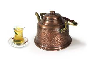 Théière en cuivre martelé à la main gravée Maras Turquie, vaisselle de table écologique, aspect antique, couleur oxyde - Product Image 6