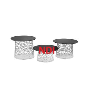 Producto en Oferta: Soporte Decorativo para Servir Cupcakes con Tapa de Vidrio Negro Mármol y Marco de Hierro en Forma Redondeada para Bodas - Product Image 1