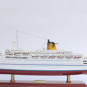 Gia Nhien Conception personnalisée du fabricant SS Guglielmo Marconi Maquette de bateau en bois de haute qualité Artisanat en bois pour cadeaux - Product Image 1