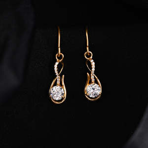 Boucles d'oreilles pendantes solitaires en argent, design goutte d'eau géométrique, plaqué platine, religieuses, pour mariage, perles et diamants - Product Image 2