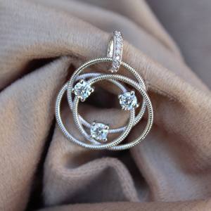 Pendentif Moissanite en argent sterling 925 de créateur pour femmes bijoux de voyage avec pendentifs et breloques à boucle ronde - Product Image 1