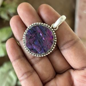 Collar Elegante y Único con Bisel de Concha de Abulón Rosa y Colgante de Moissanita, Joyería Fina para Mujer, Ideal para Fiestas - Product Image 3