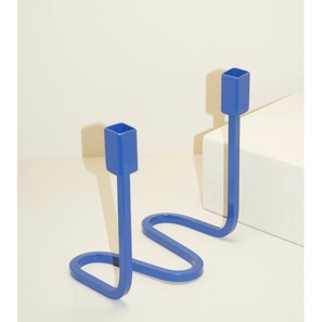 Portavelas de metal de color esmaltado con diseño único, perfecto para la decoración contemporánea del hogar y la iluminación de velas - Product Image 6