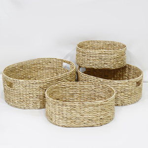 Cesta de almacenamiento ovalada de jacinto de agua de alta calidad hecha a mano y tejida por Artex Dong Thap, un suministro artesanal solicitado - Product Image 1