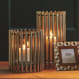 Vente à chaud de bougeoirs en verre parfumé en fonte d'aluminium lanternes élégantes bougeoirs plaqués or pour la décoration de table - Product Image 2