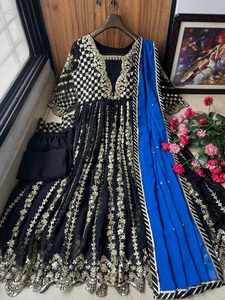 ROBE DE TRAVAIL FANTAISIE CHINON SOIE DIGITAL KALAMKARI IMPRIMÉE AVEC DUPATTA SKY - Product Image 3