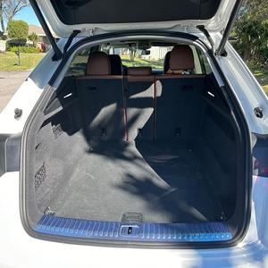 ¡Oferta Imperdible! SUV de Lujo Super Limpio 2022 Audi Q8 3.0L V6 Turbo AWD Automático de 8 Velocidades con Interior Color Okapi Marrón - Product Image 5