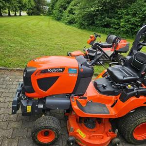 Tondeuse à gazon Kubota G26-II professionnelle d'occasion, machine à couper le gazon diesel de 26 chevaux pour l'aménagement paysager et l'entretien du gazon - Product Image 4