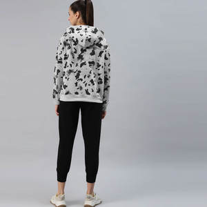 Survêtement imprimé classique idéal pour les journées actives et la détente Survêtement imprimé moderne Équilibre parfait entre confort et design - Product Image 2