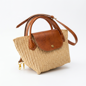 Sac à bandoulière bohème en raphia pour femme avec fermeture à rabat en cuir, sac à main portable d'été, couleur unie beige - Product Image 4