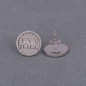 Boucle d'oreille unique personnalisée pour femme, fabriquée en or blanc 14 kt avec diamants de laboratoire. - Product Image 2