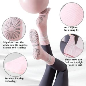 Chaussettes de sport pour femmes 80% coton 20% Spandex Chaussettes de sport antidérapantes à la cheville Chaussettes de sport confortables et respirantes à la mode - Product Image 2