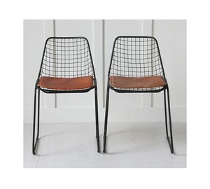 Silla de casa estilo sofá de diseño indio de tendencia de lujo con soporte brillante dorado de metal superior de terciopelo rosa a una tarifa premium Silla de casa - Product Image 4