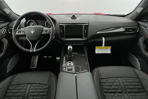 MASERATI LEVANTE TROFEO 2022 USADO, Volante a la Izquierda/Derecha - Product Image 2