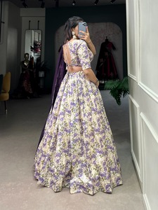 ผ้าไหมทัสซาร์พิมพ์ลายดอกไม้ออกแบบล่าสุดทำงาน lahenga choli - Product Image 5