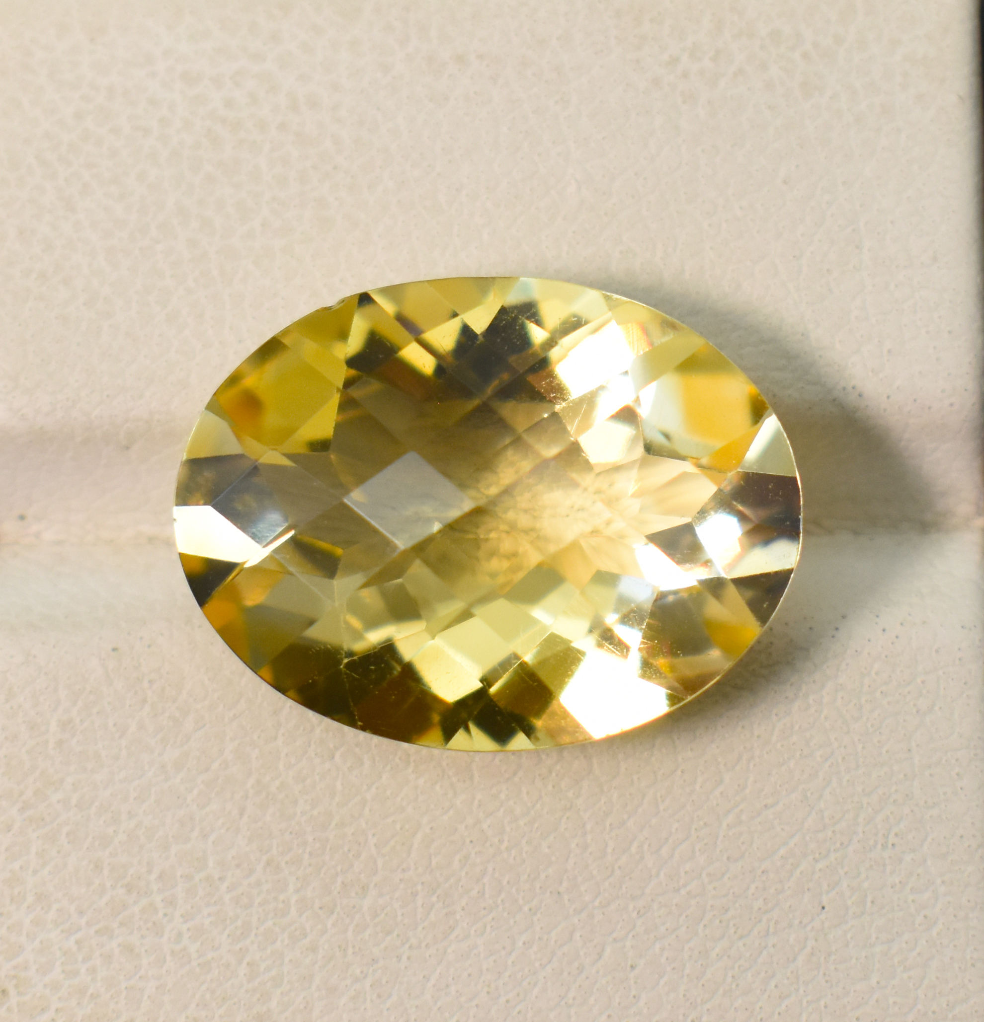 สีเหลือง