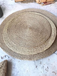 ขายส่งพรมหญ้าทะเลธรรมชาติดอกไม้พรมปลอดสารพิษในครัวเรือน Handmade พรมรอบประตูสําหรับบ้านจากเวียดนาม - Product Image 4